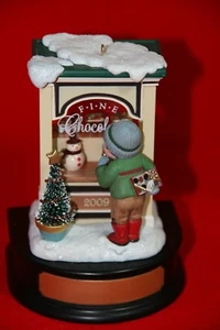 Hallmark Keepsake "Christmas Windows" Christmas Ornament 2009 NIB - Picture 1 of 5