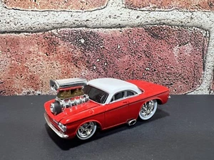 THE ORIGINAL MUSCLE MACHINES 1962 CHEVY CORVAIR - 1/64 diecast -RED Loose - Picture 1 of 8