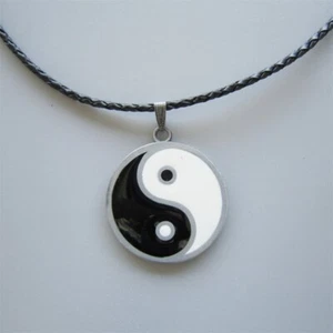 Collar de cuero colgante con dije de metal esmaltado Yinyang Taiji estilo vintage - Imagen 1 de 4