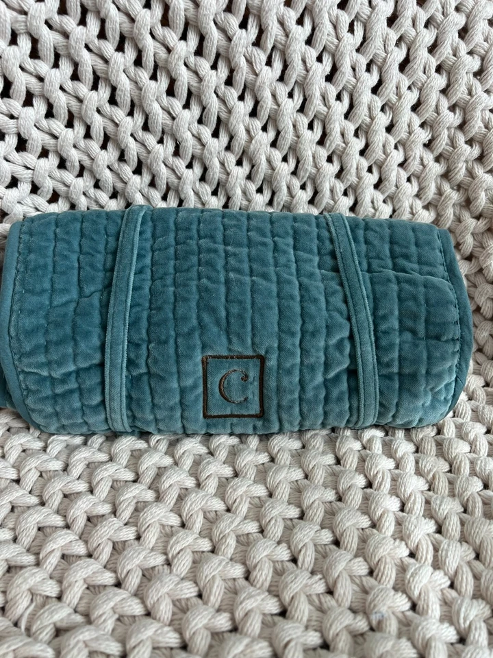 Pottery Barn Косметическая Свернутая Сумка Синий Бархат Выстеганные Ювелирные Изделия с Монограммой "C" - Изображение 1 из 1