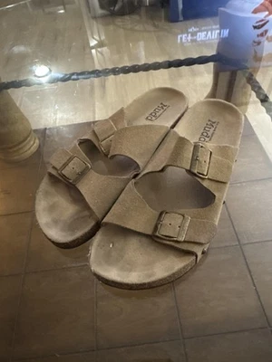 Zapatos Mudd para mujer talla 9,5 marrón dos correas plantilla de corcho sandalias deslizantes gamuza Foto 1 de 4