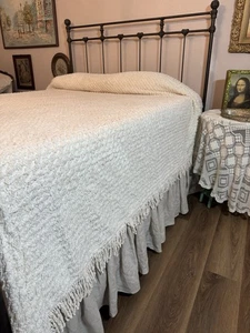Mohawk Home Chenille Bedspread Ivory Double or Queen 102x96 100% Cotton Fringed - Picture 1 of 11