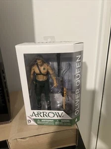 DC Collectibles TV: Arrow - Oliver Queen Green Arrow Action Figure NEW - Picture 1 of 4