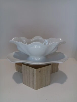 Hutschenreuther/Tirschenreuth BARONESSE Gravy boat w/underplate  MINT - Image 1 of 4