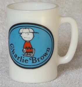 Peanuts Baseball Charlie Brown Classic Avon vintage milk glass small Mug - Picture 1 of 10