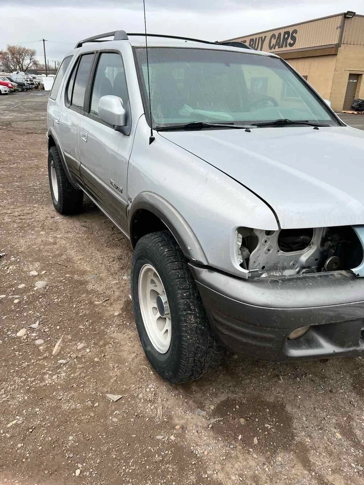 Used Rear Right Door Assembly Rear Side fits: 2000 Honda Passport w/fender flare Foto 1 de 4