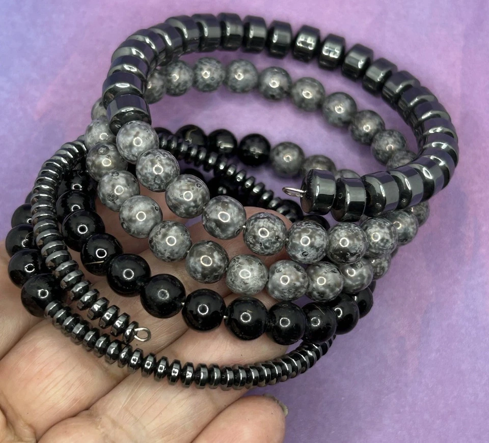Pulsera envolvente hematita negra gris bobina de cuentas pila de alambre expandible Foto 1 de 4