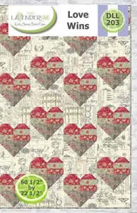 Modello trapunta Love Wins per Collezioni per una Causa di Lavanda Lime 60,5 X 72,5 - Foto 1 di 2