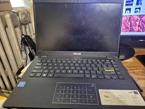 Asus E410MA- 14" (64GB SSD, Intel Celeron N4020, 2.4GHz, 4GB RAM) BROKEN SCREEN - Afbeelding 1 van 4