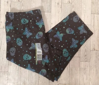 No Boundaries Leggings Womens 2X Capri Skull Butterflies Stars Black NEW - Image 1 of 4