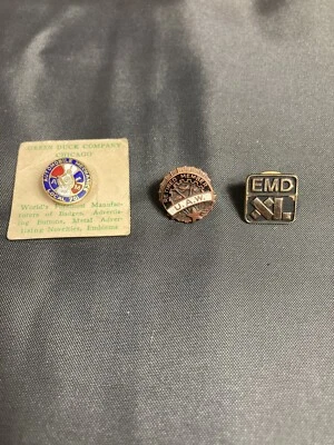 Vintage U.A.W. Lote de Pin Electo-Motive División A de M Foto 1 de 4