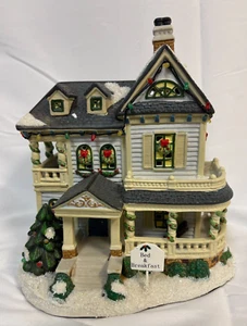 St. Nicholas Square Village Illuminated Bed & Breakfast Retired 2008 READ - Picture 1 of 17