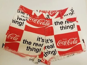 Coca-Cola High Waist Denim Jeansshorts Damen Fransen Cut Off Shorts Gr: Medium - Bild 1 von 3