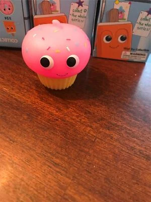 2017 Kidrobot Yummy World TASTY TREATS Vinyl Mini Toy Figure PINK CUPCAKE 3/24 - Image 1 of 4