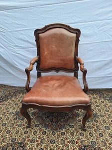 Stupenda poltrona 700 in noce -Piemonte - Foto 1 di 8