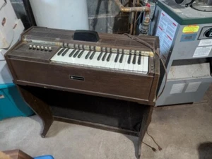 Magnus Electric Chord Organ Vintage - Picture 1 of 3