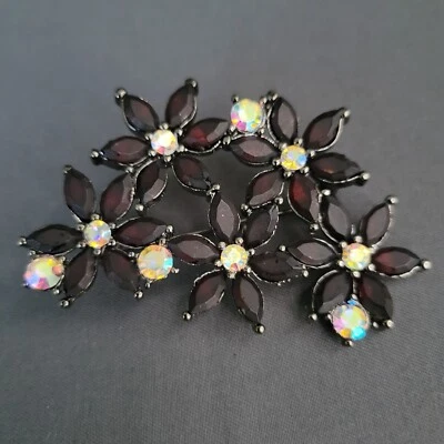 女士黑色玻璃水晶 AB Aurora Borealis 水钻花朵胸针 — 第 1/4 张图片