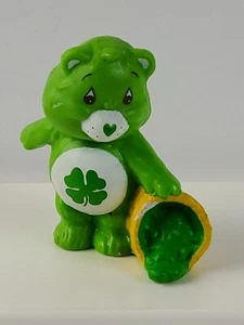 De colección 1983 Good Luck Care Bear canasta verde cubo tréboles de cuatro hojas juguete de goma - Imagen 1 de 5