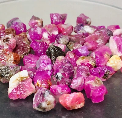 74,cts Natural beautiful red ruby rough gemstone lot from aghanistan - Image 1 of 4