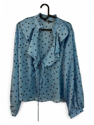 BLUSA ZARA LUNARES CON VOLANTES EFECTO SATINADO TALLA M Foto 1 de 4
