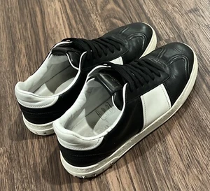 Valentino Garavani Rockstud Sneakers Men's Sz 40.5 Black & White Leather Lace Up - Picture 1 of 17