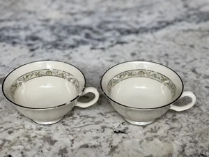Ist-Zustand Set 2 Lenox Springdale Fine China Tassen mit Fuß Elfenbein Platinrand BESCHÄDIGT - Bild 1 von 5