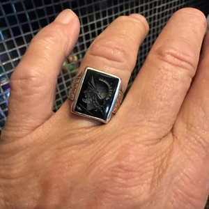 ANELLO SOLIDO ROMANO INTAGLIATO ONICE NERO argento sterling 925 misura Regalo vintage 9,5 ottime condizioni - Foto 1 di 10