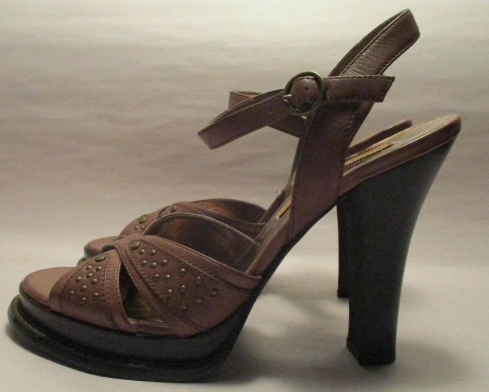 NIB Chinese Laundry Bari Women 8.5M Stud Leather Slingback  4 1/2" Heel Stiletto - Image 1 of 4