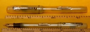 Gepflegter 30er Jahre Ära ARNOLD MINI - WINZIGER 3" NEUHEIT FÜLLFEDERHALTER - Bild 1 von 2