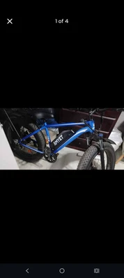 Neumáticos gruesos color azul Amyet nuevos solo tienen 150 millas  Foto 1 de 4