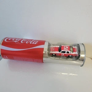 Dale Earnhardt 1980 #2 Coca Cola Ventura escala 1:64 lata de Coca-Cola diecast genial - Imagen 1 de 8