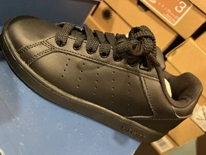 New in Box K SWISS CLASSIC VARSITY LOW BLACK/BLACK KIDS SNEAKER -size 3.5 - Picture 1 of 11