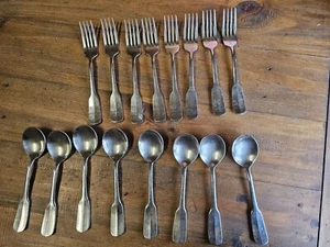 Lot of 16 Pieces Stainless Flatware Tk 8 Forks 8 Spoons - Picture 1 of 6