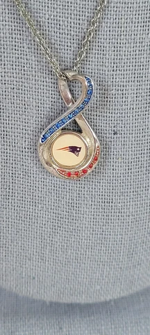 Bradford Exchange New England Patriots Necklace Super Bowl LIII Champions VGC Cover