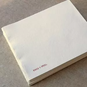 KHADI BLOCCO LIBRO CARTA STRACCIO FATTO A MANO 21 x 25 cm grezzo - Foto 1 di 1