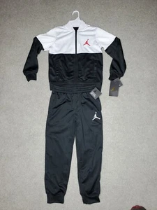 Air Jordan Toddler Boy 2 Piece Jogging Set Tracksuit Black, Red & White NWT M 6 - Picture 1 of 2