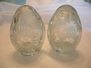 Coppia: fermacarte uovo cristallo tagliato inciso vintage fiore pesante e ramo - Foto 1 di 8