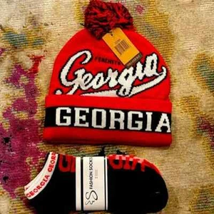 UGA University Of Georgia Beanie Winter Cuffed Pom Cap Red Striped @ Socks - Picture 1 of 4