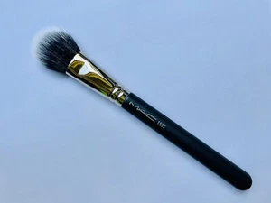 MAC Cosmetics 159s Dual Fibre Brush RRP65 Blush Brush/Powder Brush - Picture 1 of 4