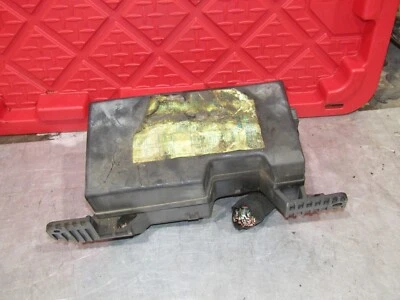 1998-2002 Isuzu Trooper 3.5L OEM underhood fuse box 98 99 00 01 02 - Image 1 of 4
