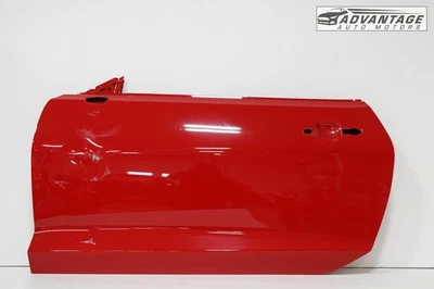16-24 CHEVY CAMARO CUBIERTA DE CARCASA DE PUERTA DEL LADO DEL CONDUCTOR DELANTERO IZQUIERDO TIRE ME OVER ROJO OEM Foto 1 de 4