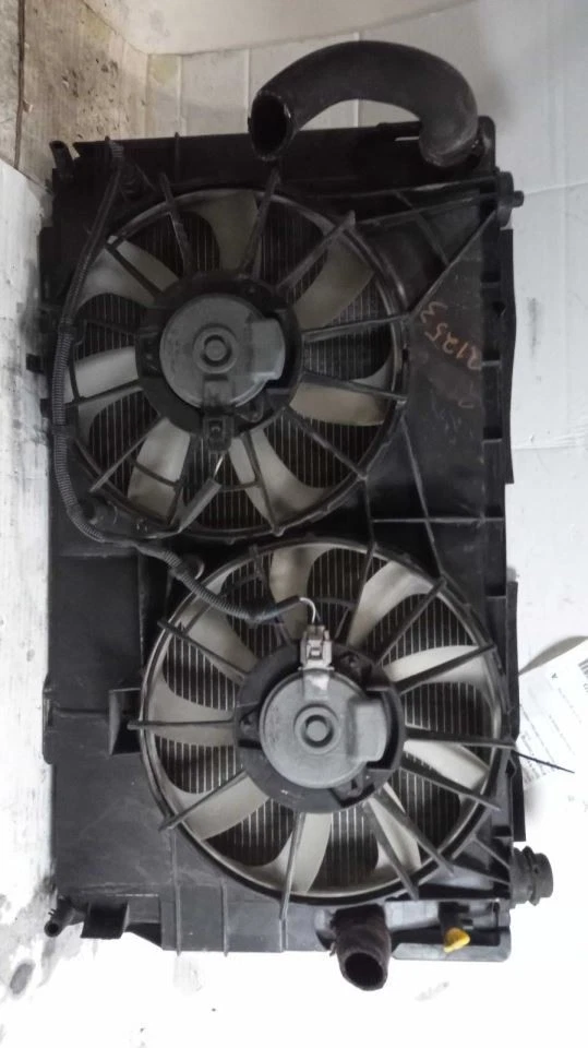 Conjunto de ventilador de motor de ventilador de radiador VIN F quinto dígito compatible con 13-18 RAV4 535715 Foto 1 de 4