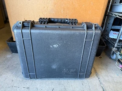 Pelican 1550 保护壳 | 20.66 x 17.2 x 8.4 英寸 | 黑色 — 第 1/4 张图片