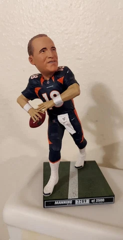 McFarlane NFL Figures 2013 PEYTON MANNING Big Head Variant Limited Edition #2289 Cover