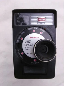Vintage Kodak Brownie Fun Saver Movie Camera - Picture 1 of 5