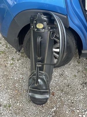 Hot-Z Gold Bag Vintage Leather With Golf Tees - Image 1 of 4