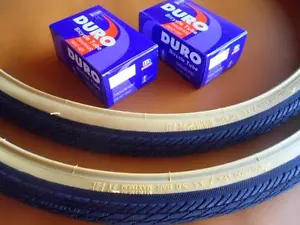 *New 700x35c Pair of Gum Wall Tires + Tubes Road Fixie Bike Black/Gum 700c - Picture 1 of 3
