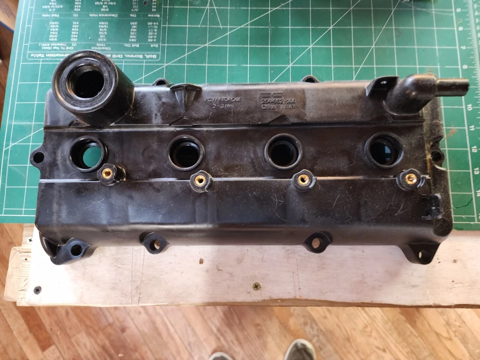 2002-2006 NISSAN ALTIMA SENTRAEngine Valve Cover 2.5L 4 CYLINDER Foto 1 de 4