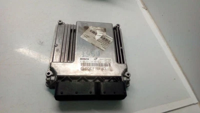 Centralina motore BMW 3 Touring E46 ECU 0281011122 2.0 Diesel 2003 28532414 - Immagine 1 di 4