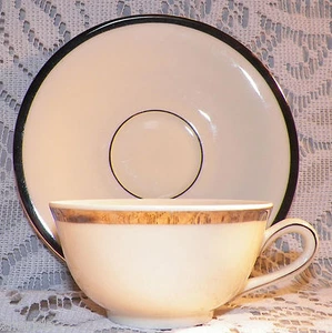 Vtg Demitasse Arzberg Bavaria Germany Cup & Saucer Set Porcelain Platinum Trim - Picture 1 of 3